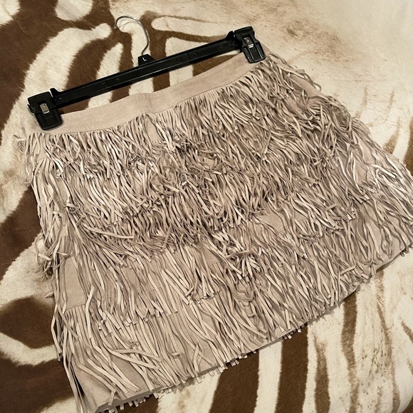 Mini skirts - Picture 4 of 5